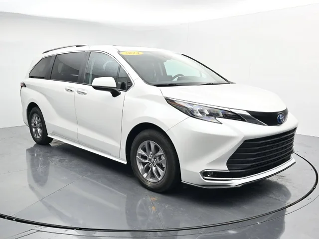 2024 Toyota Sienna XLE