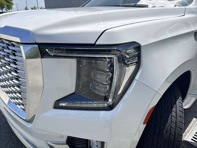 Used 2021 White GMC Denali image 32