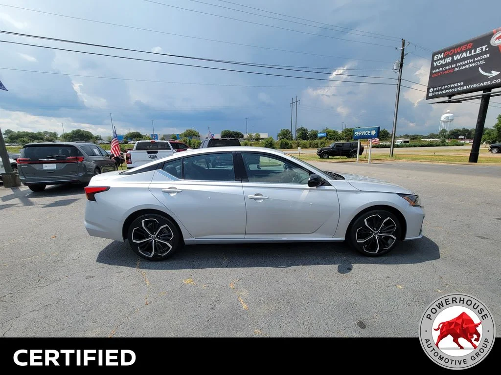 Used 2024 Silver Nissan 2.5 SR image 6
