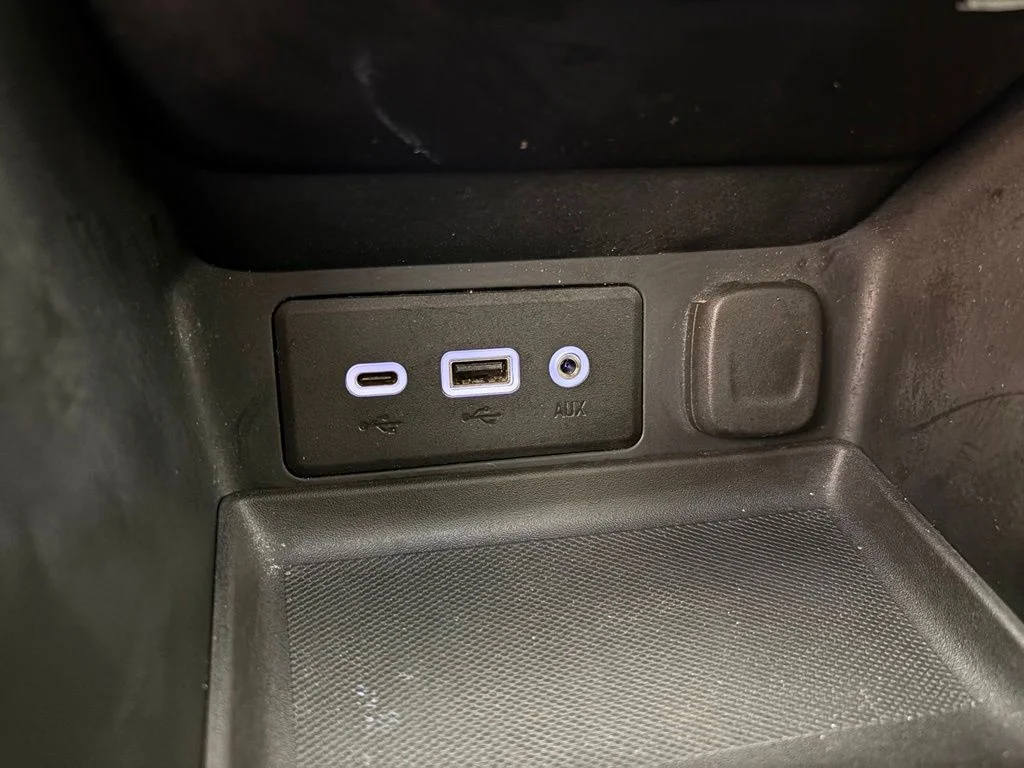 Used 2024 White GMC SLE image 28