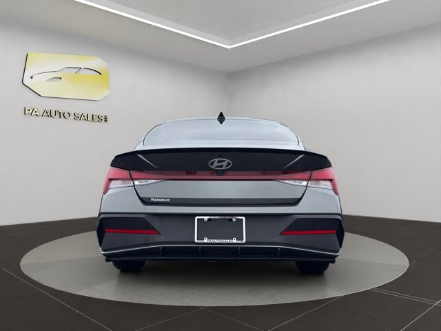 Used 2025 Amazon Gray Hyundai SEL Sport image 6