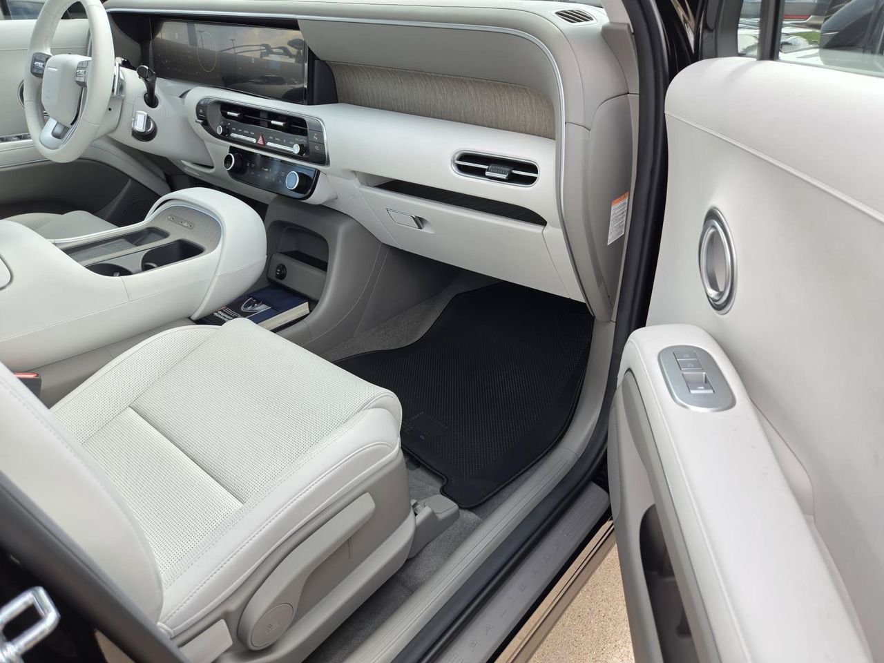 New 2027 Abyss Black Pearl Hyundai Blue SEL 7P image 8