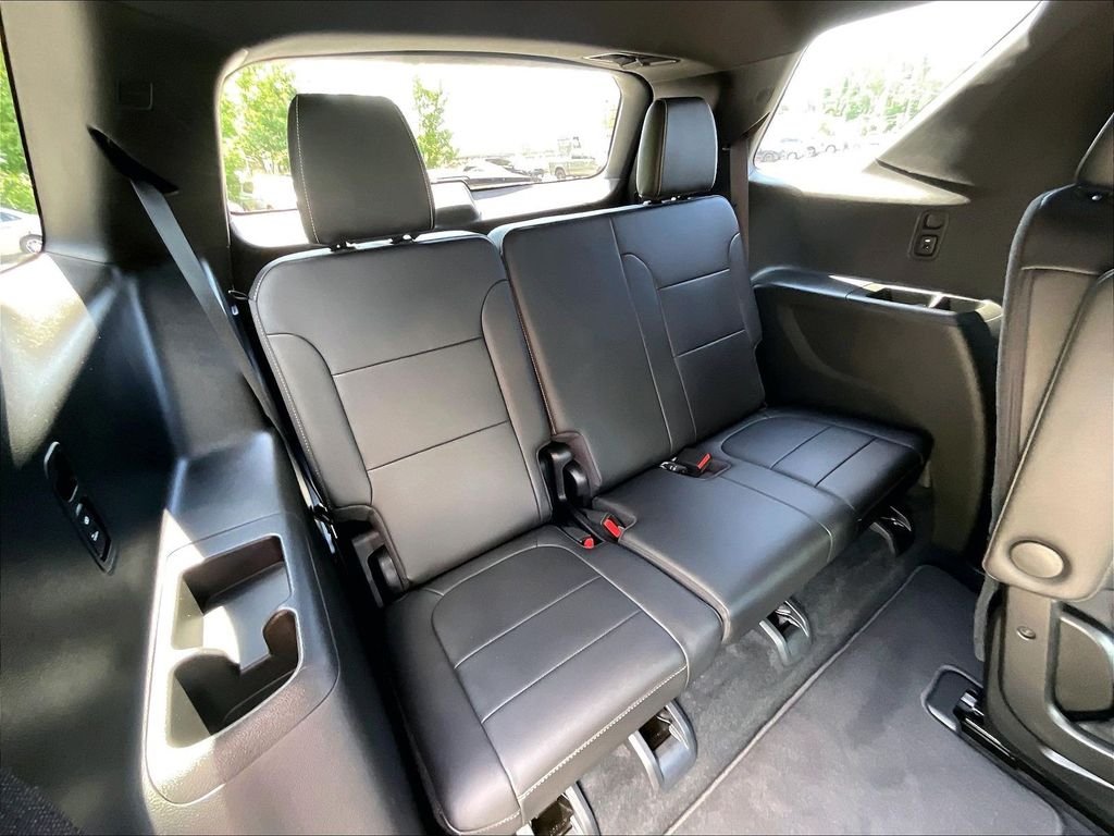 Used 2023 White Chevrolet LT Leather image 17