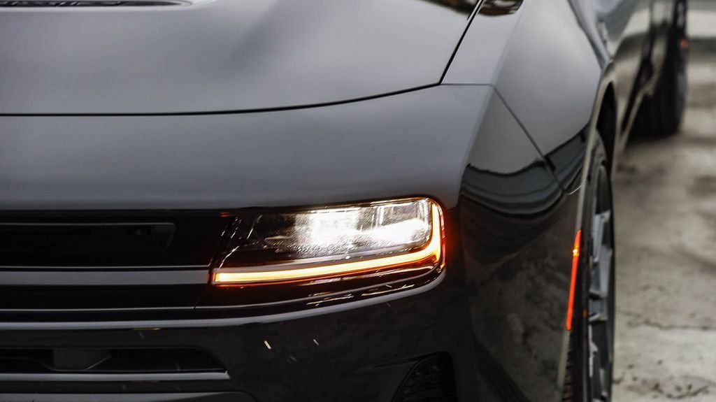 New 2026 Diamond Black Crystal Pearlcoat Dodge R/T image 5