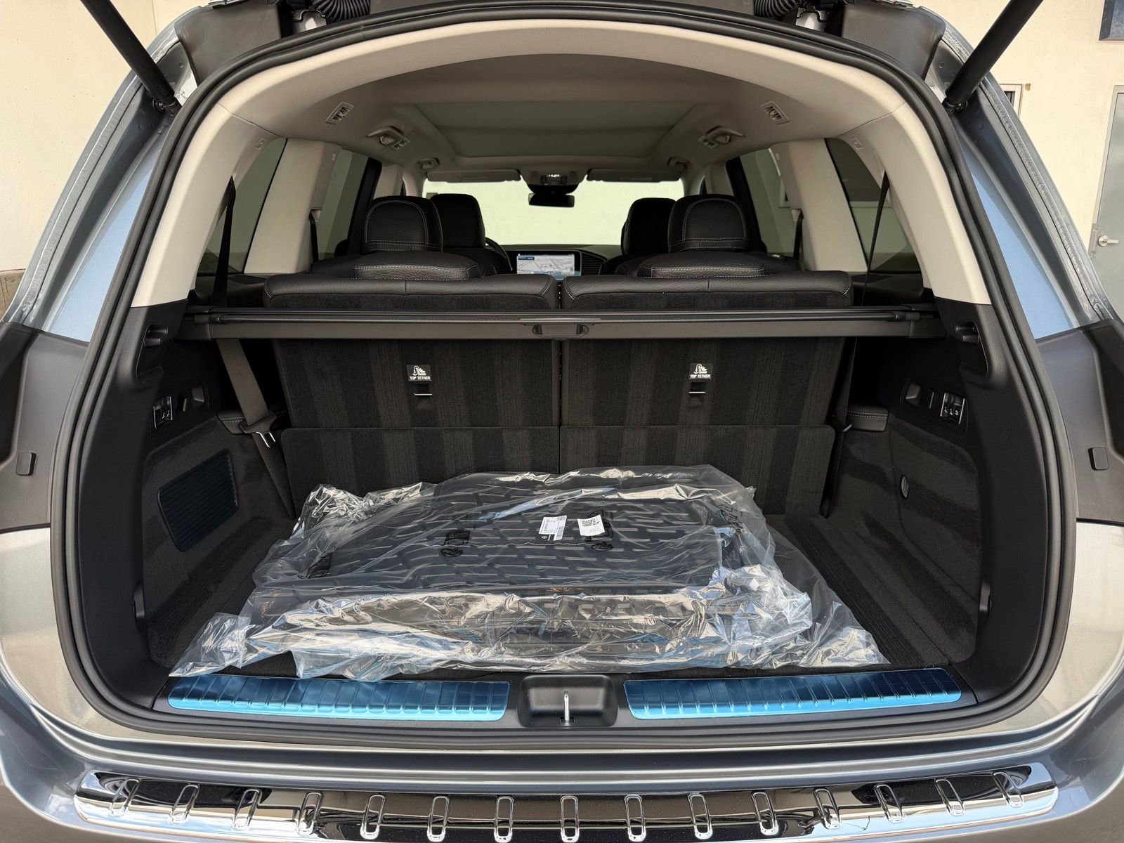 New 2026 Selenite Grey Metallic Mercedes-Benz GLS 450 image 47