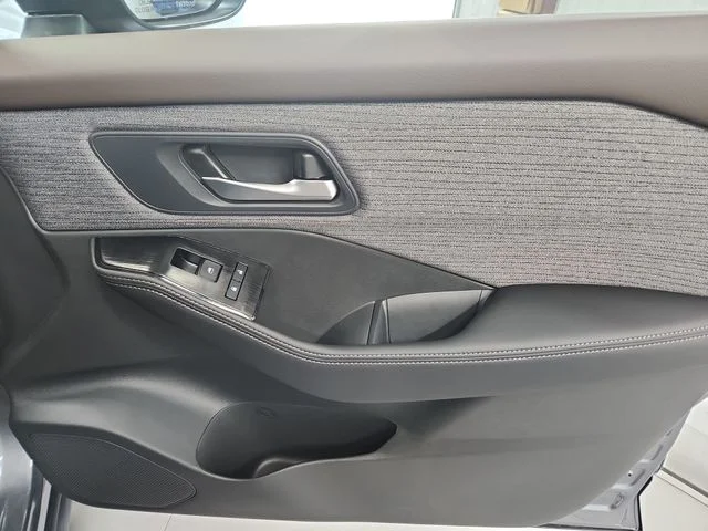 Used 2023 Gray Nissan SV image 32