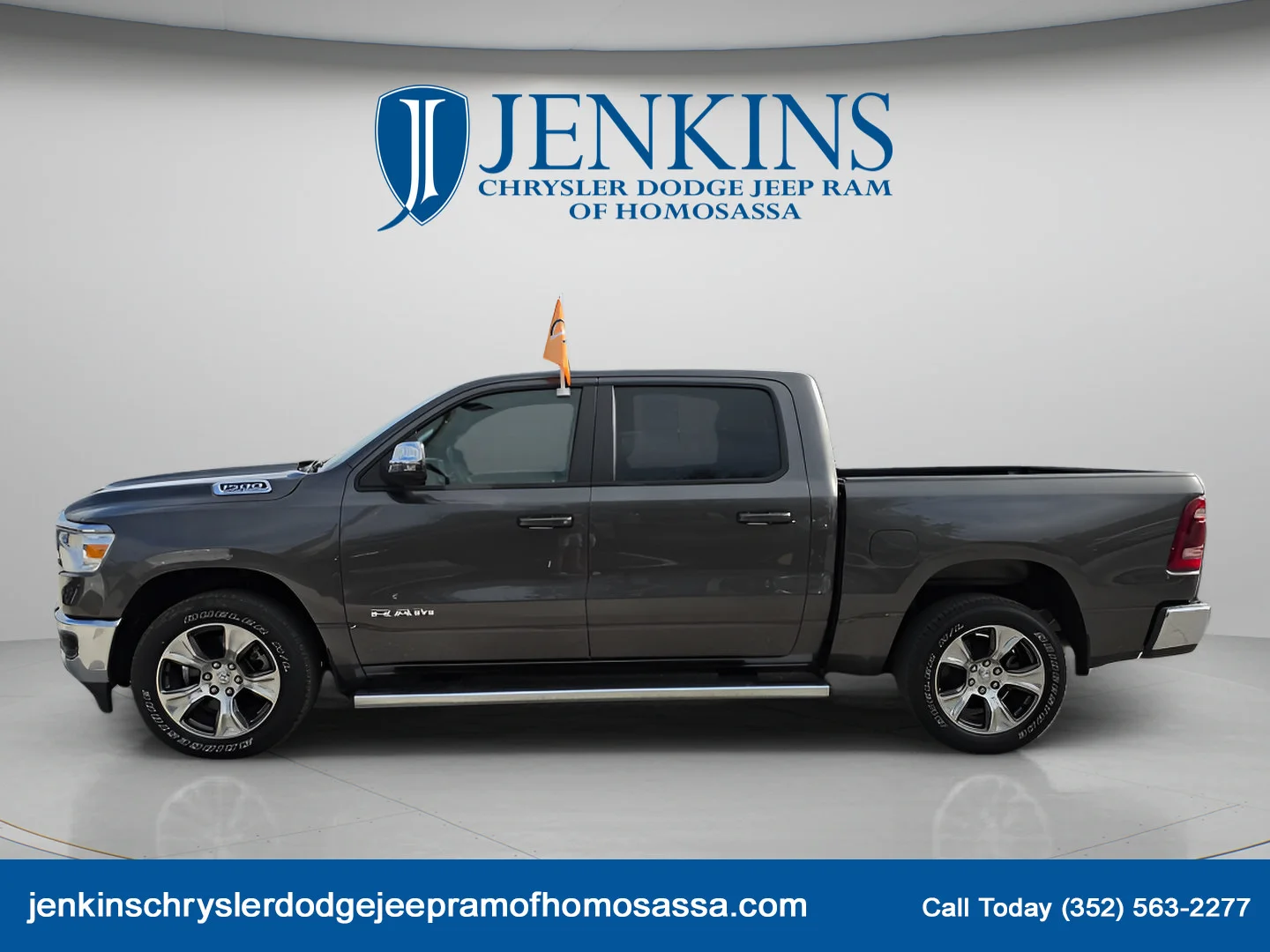 Used 2023 Granite Crystal Metallic Clearcoat Ram Laramie image 9