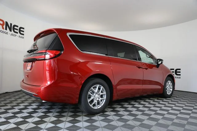 New 2027 Red Hot Pearl-Coat Exterior Paint Chrysler Select image 25