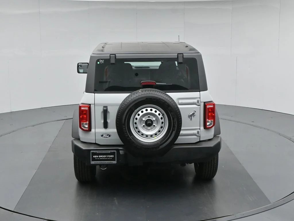 New 2026 Avalanche Gray Ford Base image 38