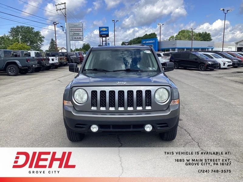 Used 2014 Gray Jeep Sport image 2