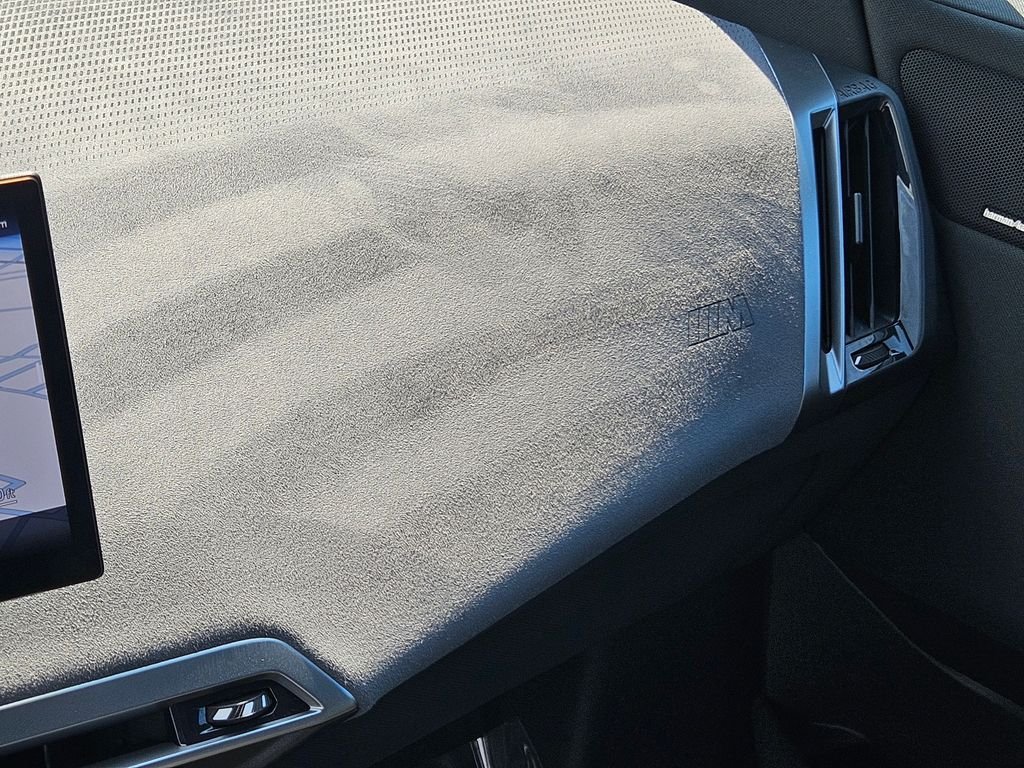 Used 2026 Black BMW xDrive60 image 32