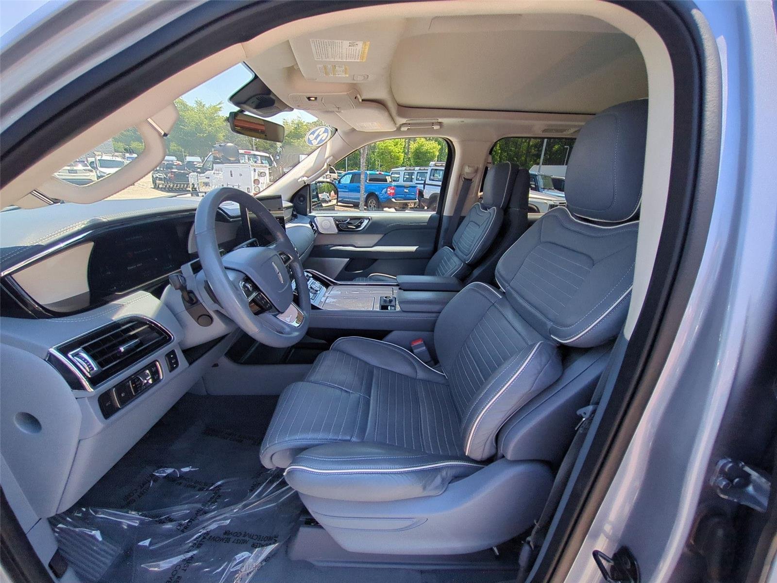Used 2022 Chroma Crystal Blue Metallic Premium Colorant Lincoln Black Label image 18