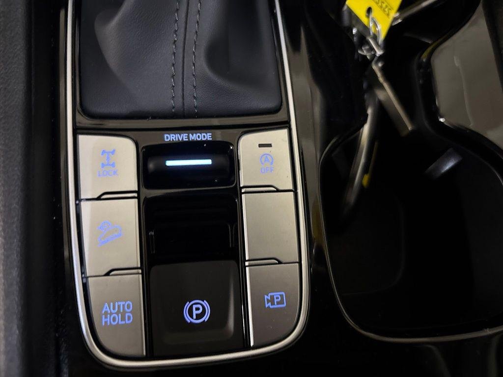 New 2026 White Hyundai SEL AWD image 21