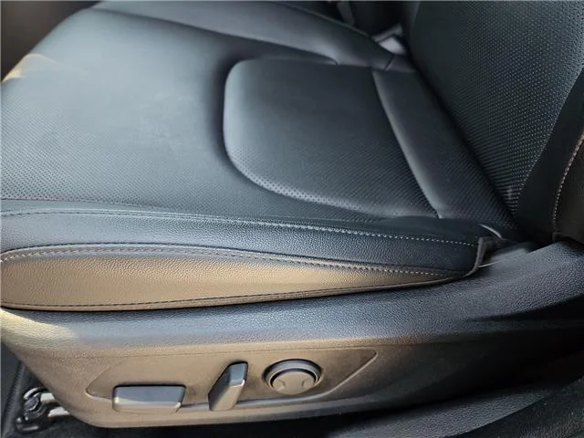 Used 2025 Gravity Gray KIA EX Front-Wheel Drive image 18
