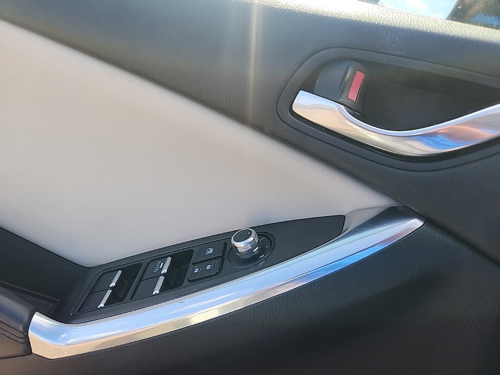 Used 2016 Crystal White Pearl Mazda Grand Touring image 24