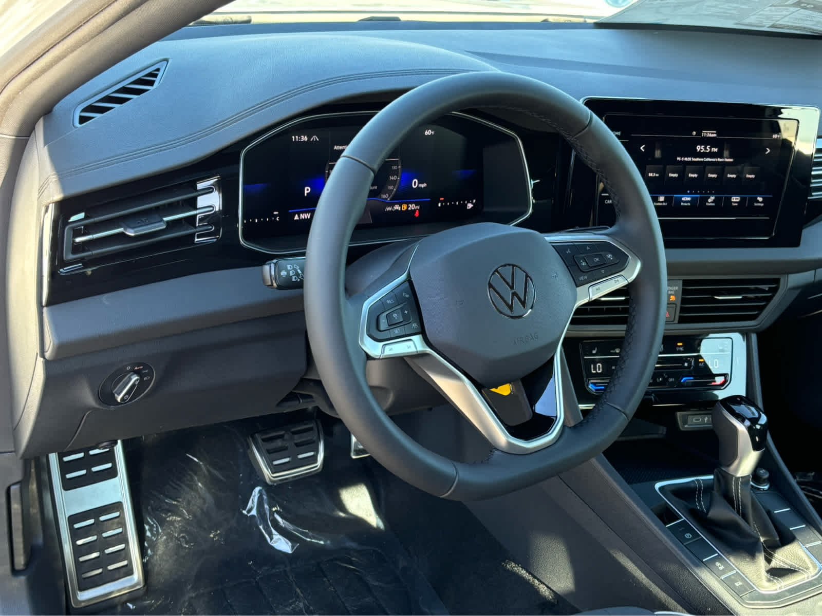 2025 Volkswagen Jetta Sport - Photo 8