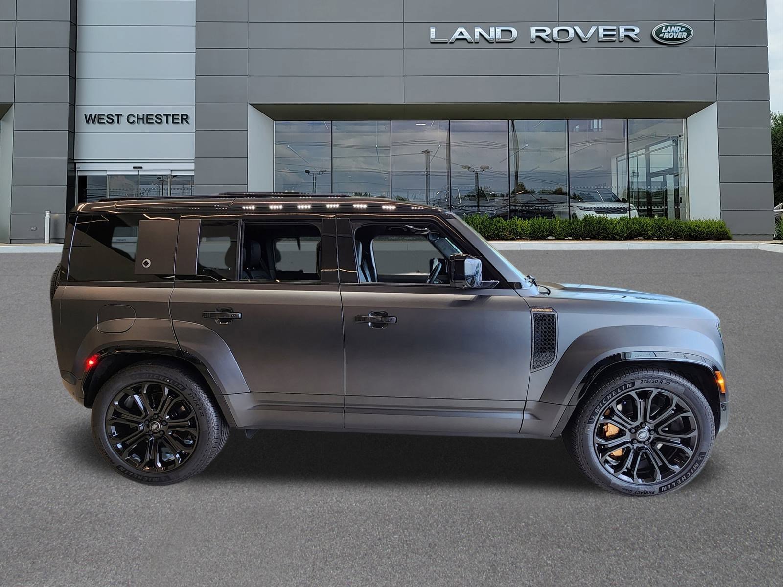 2025 Land Rover Defender Octa Edition One - Photo 6