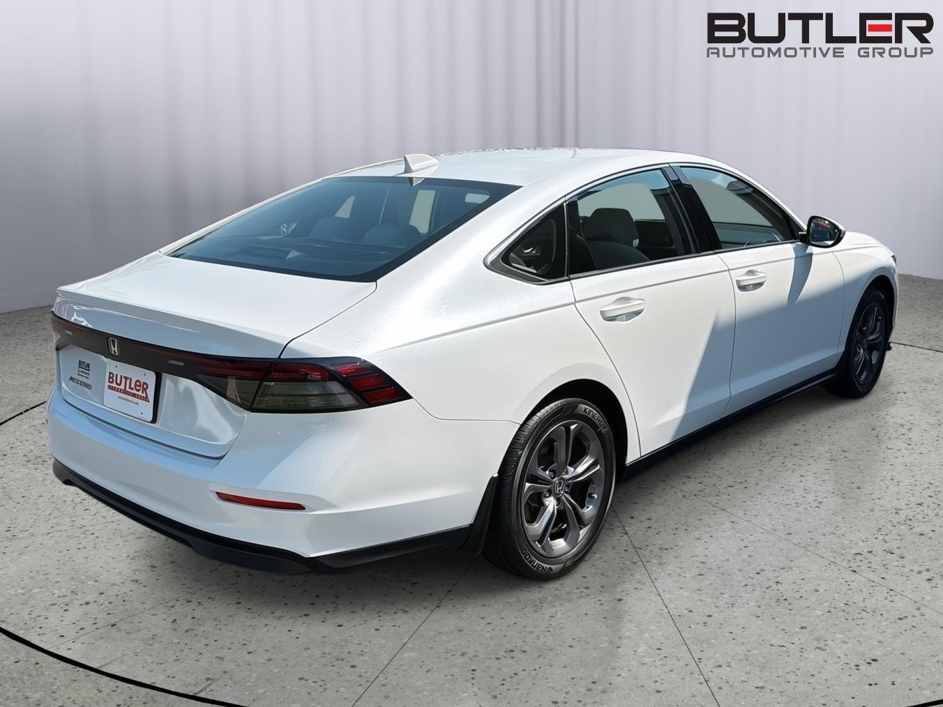 Used 2023 Platinum White Pearl Honda EX image 6