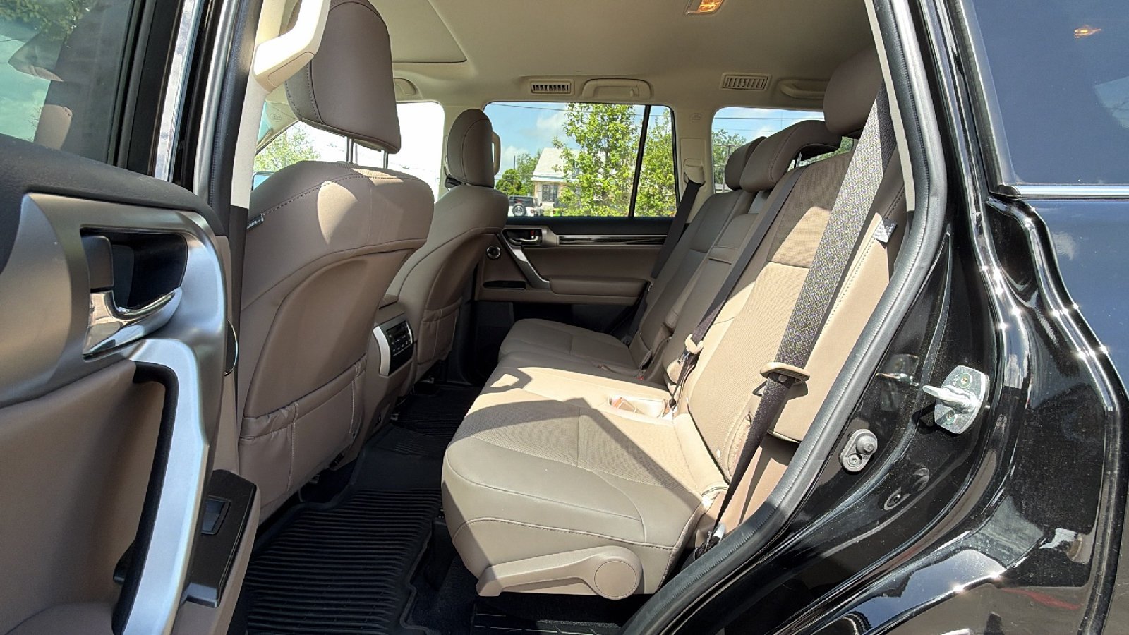 Certified Used 2023 Onyx Black Lexus GX 460 Premium image 16