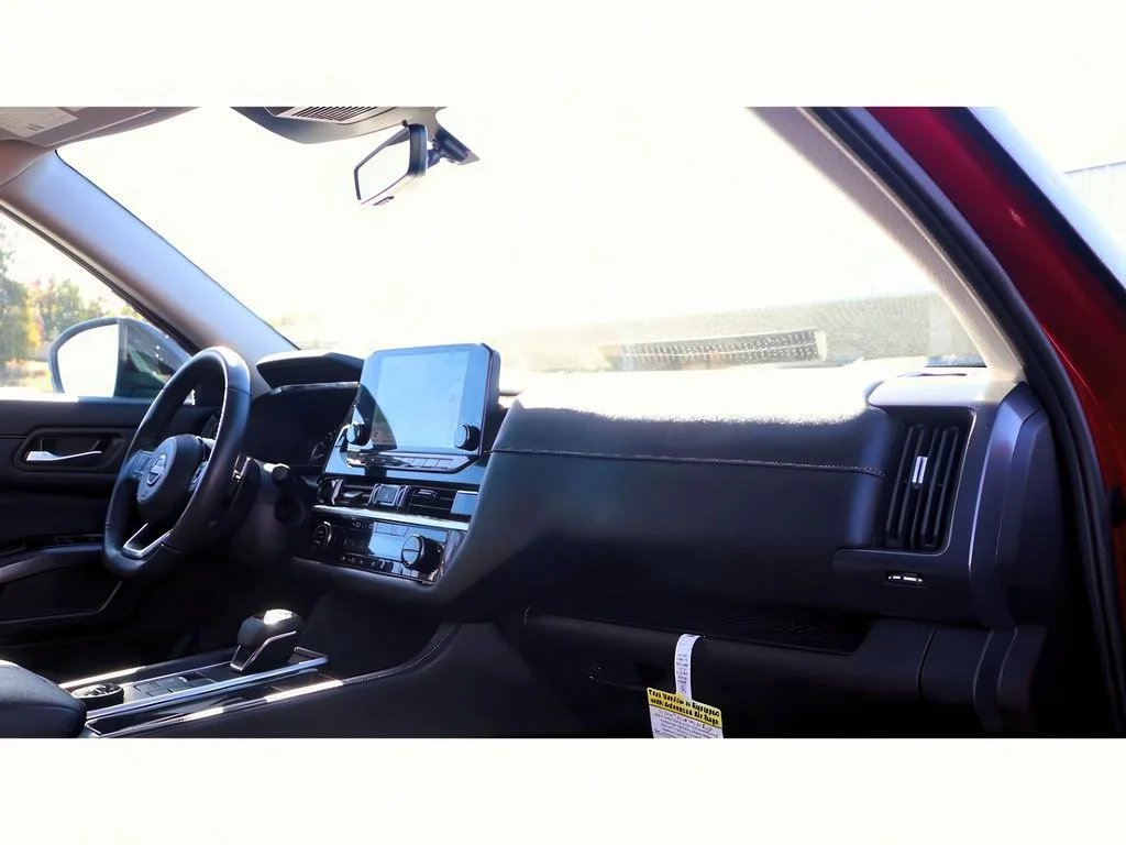 2025 Nissan Pathfinder SL - Photo 22