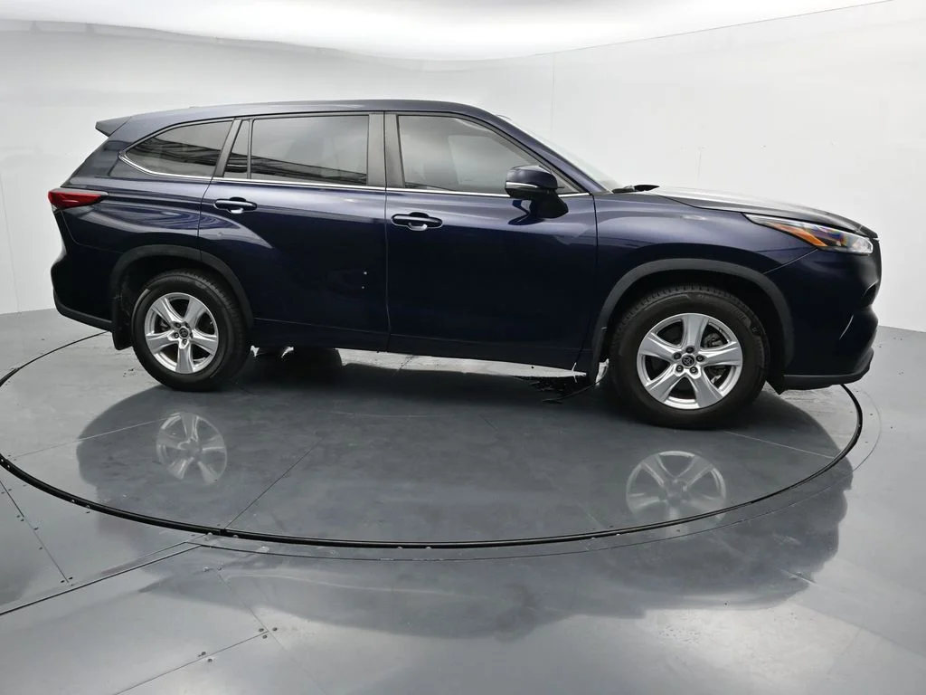 Used 2023 Blue Toyota LE image 9