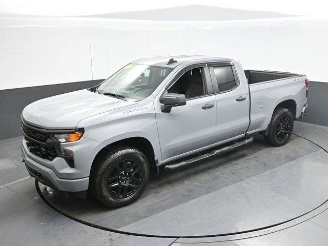 Used 2025 Gray Chevrolet Custom image 13