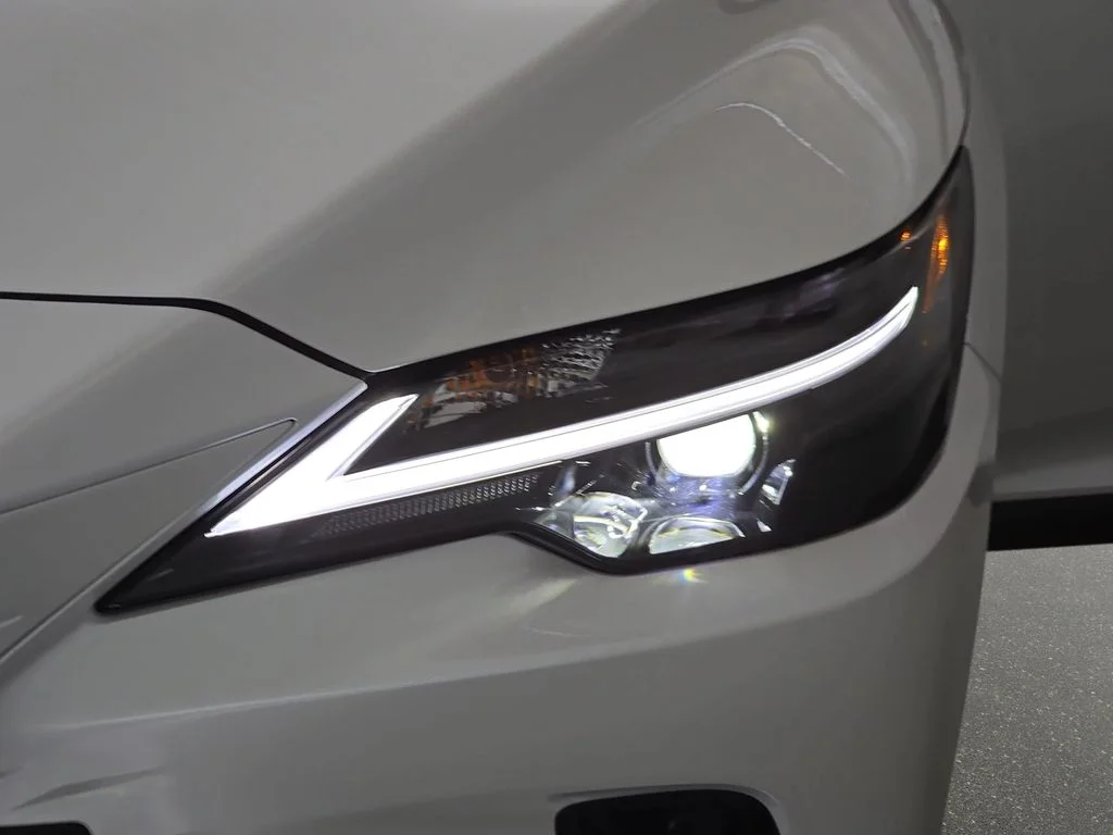 New 2026 Eminent White Pearl Lexus PREMIUM image 29