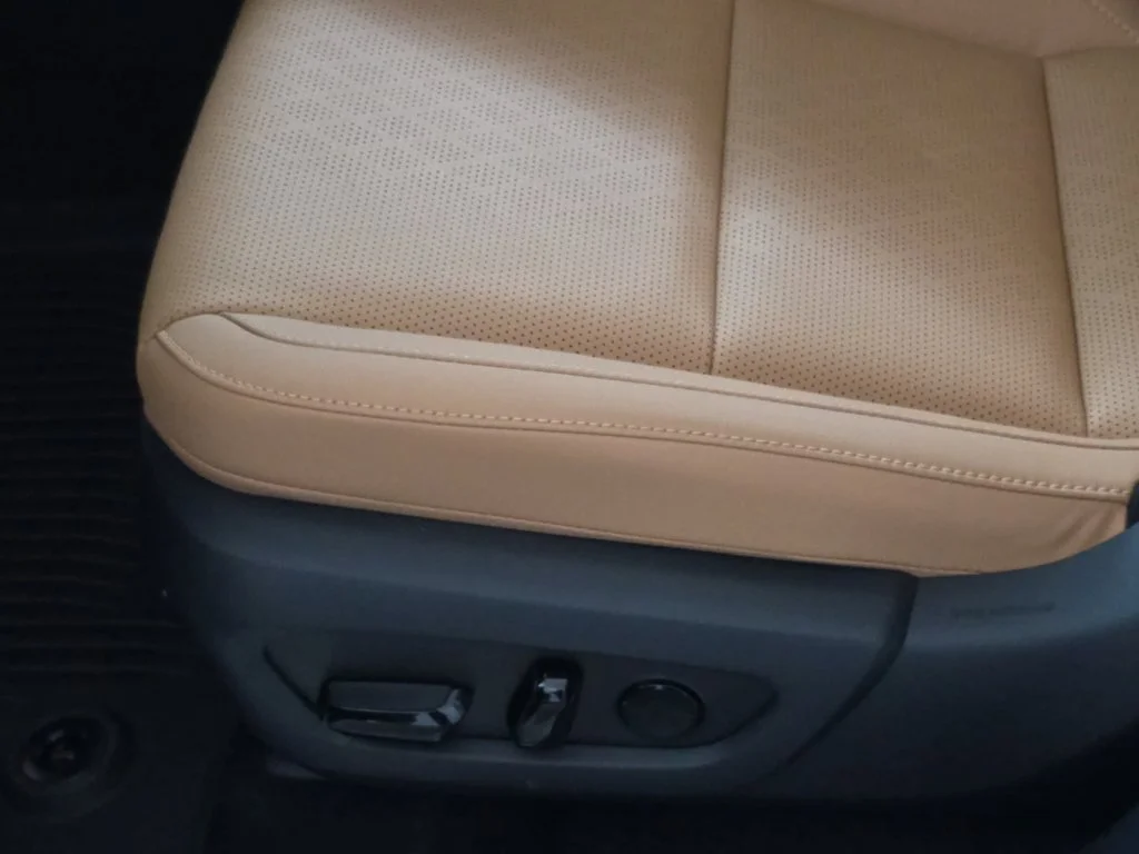 New 2026 Eminent White Pearl Lexus PREMIUM PLUS image 26