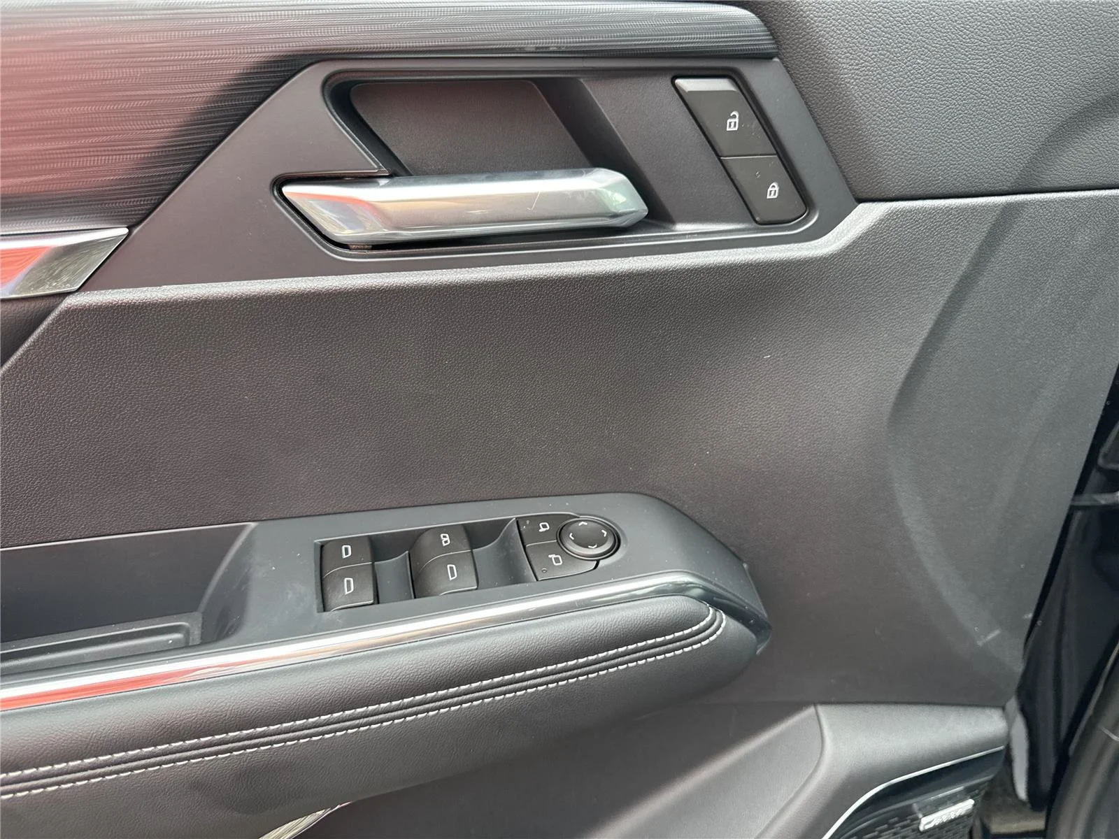 New 2026 Ebony Twilight Metallic GMC Elevation image 17