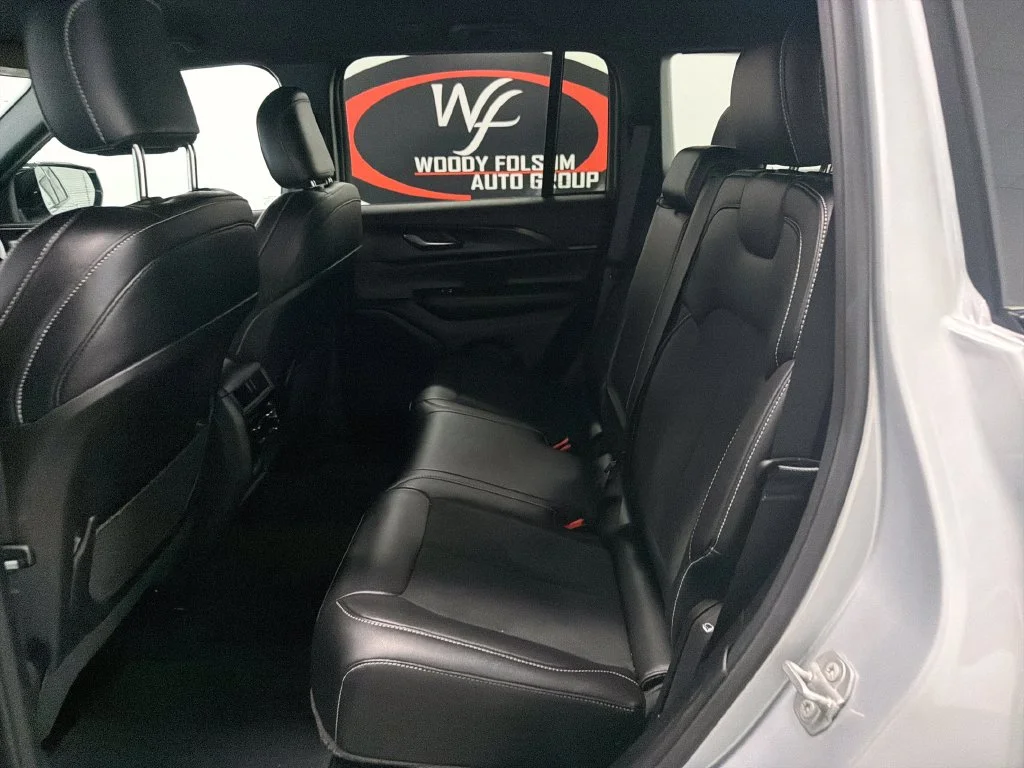 Used 2025 Silver Jeep Altitude image 14