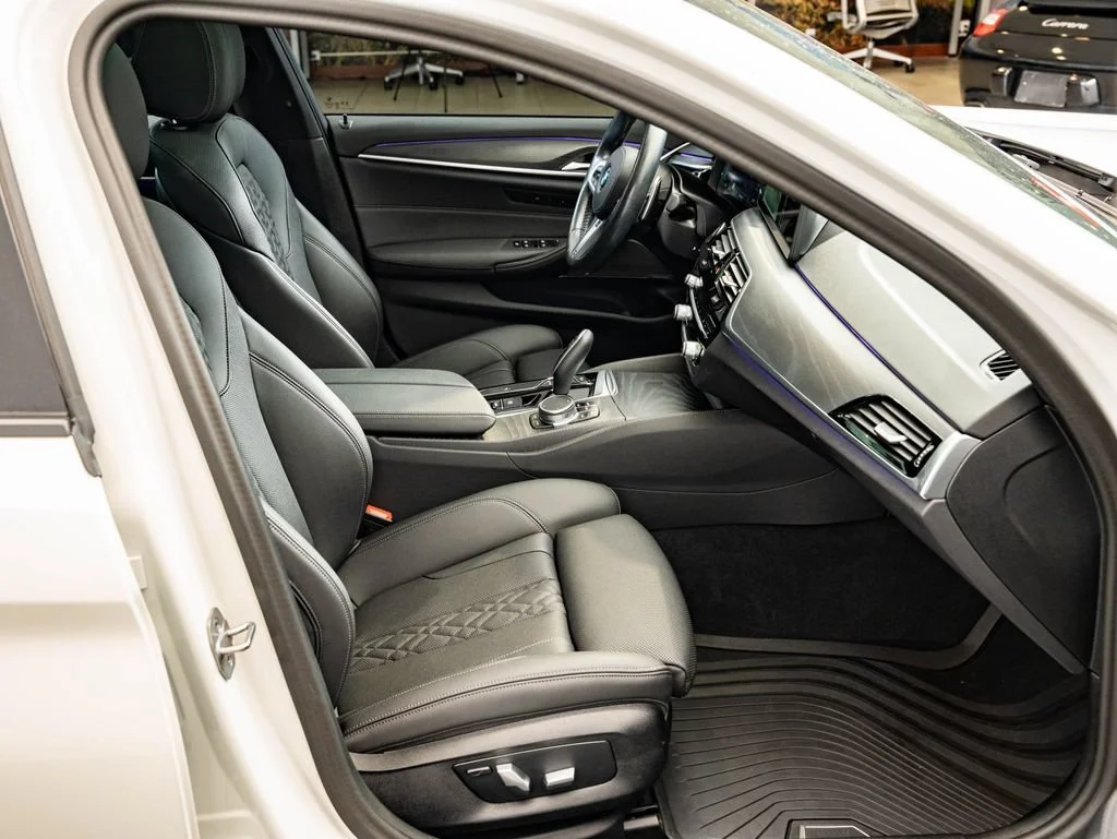 Used 2023 Alpine White BMW 530i xDrive image 24