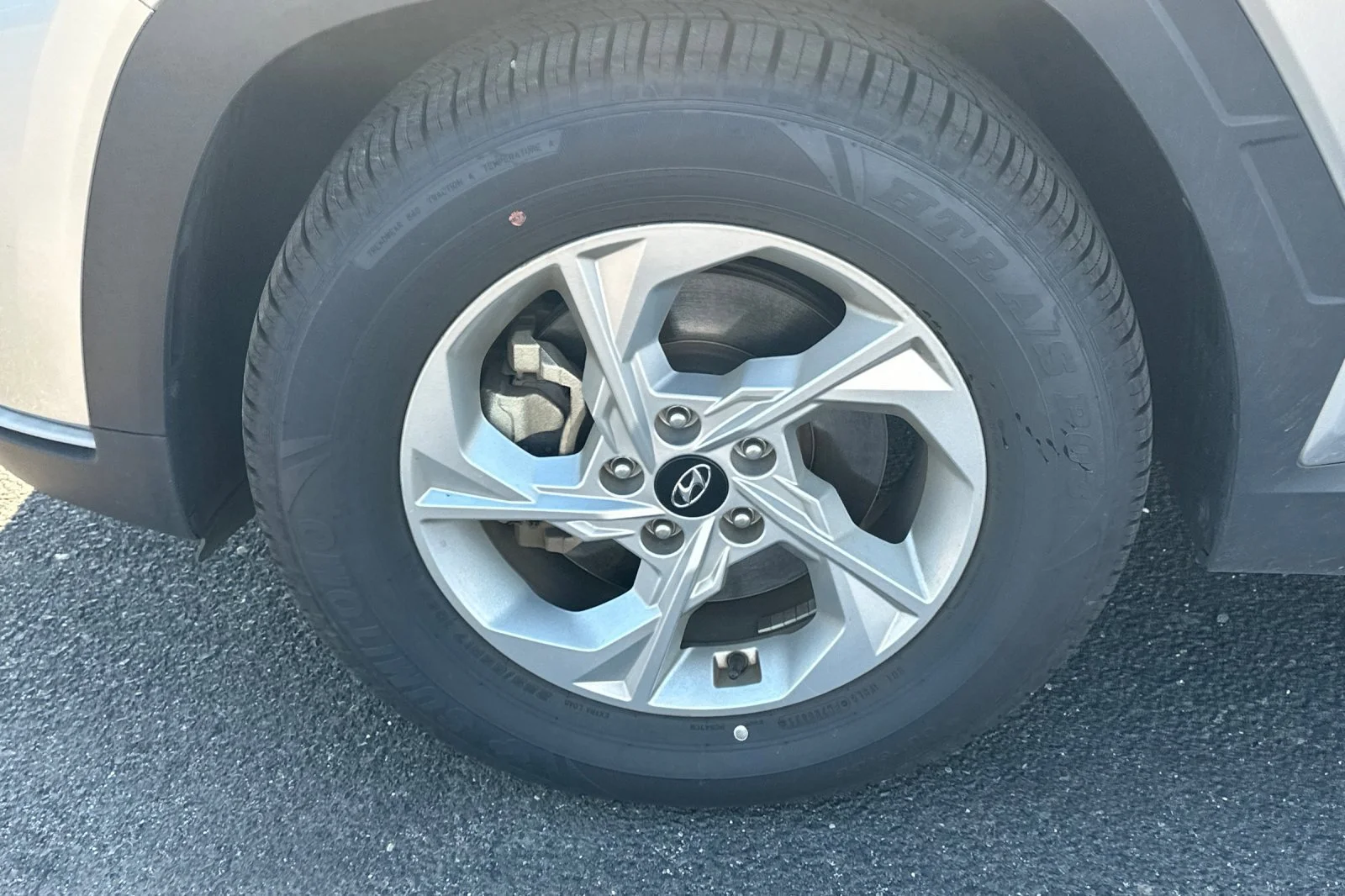 Used 2024 Shimmering Silver Hyundai SEL image 4