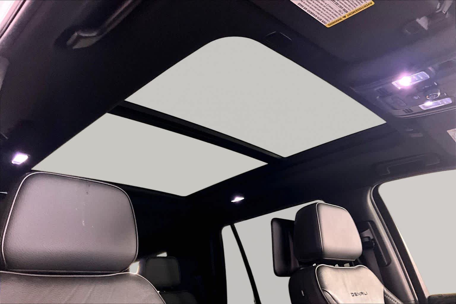 Used 2021 White Frost Tricoat GMC Denali image 14