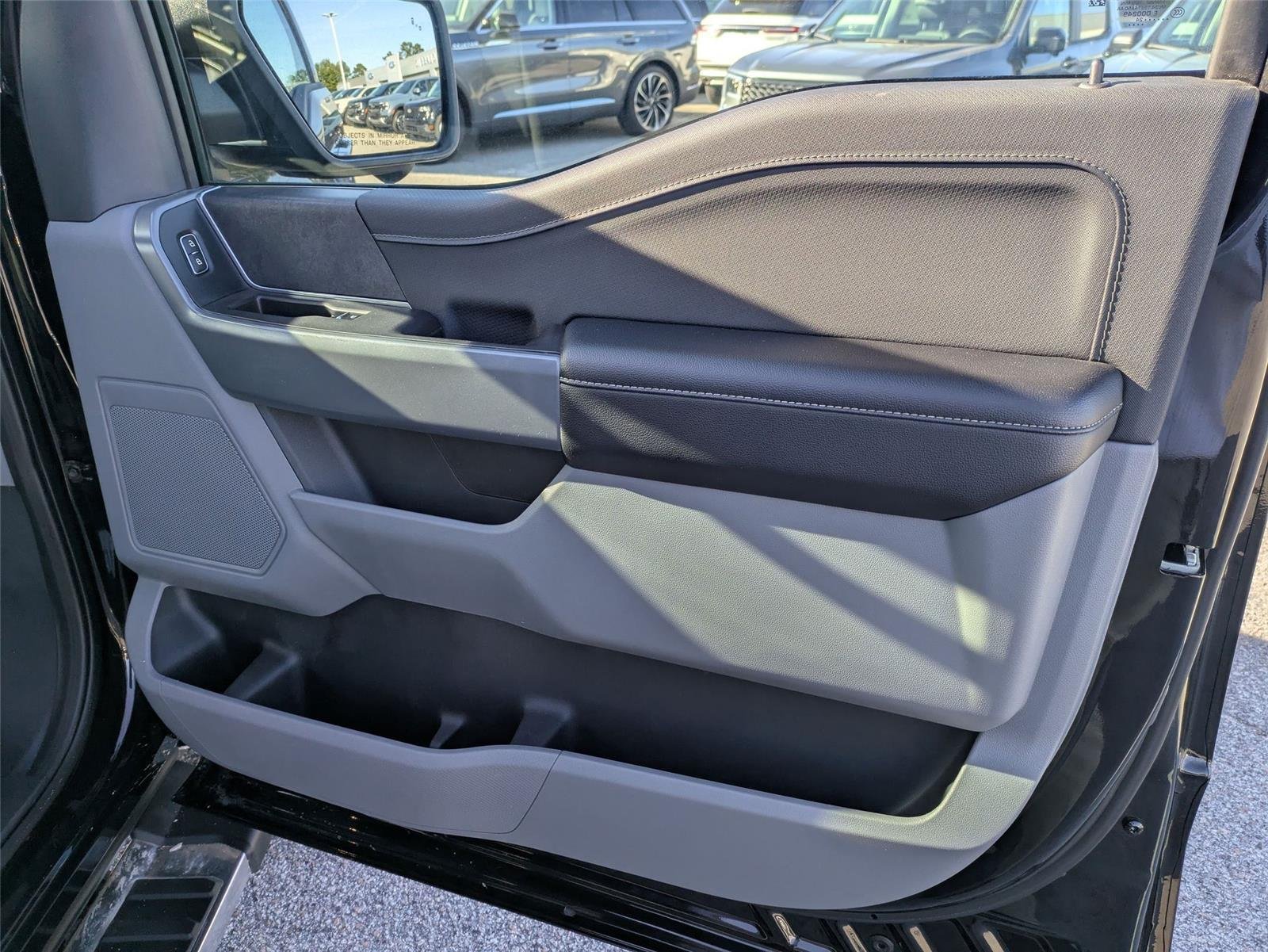 Used 2024 Agate Black Metallic Ford XLT image 32