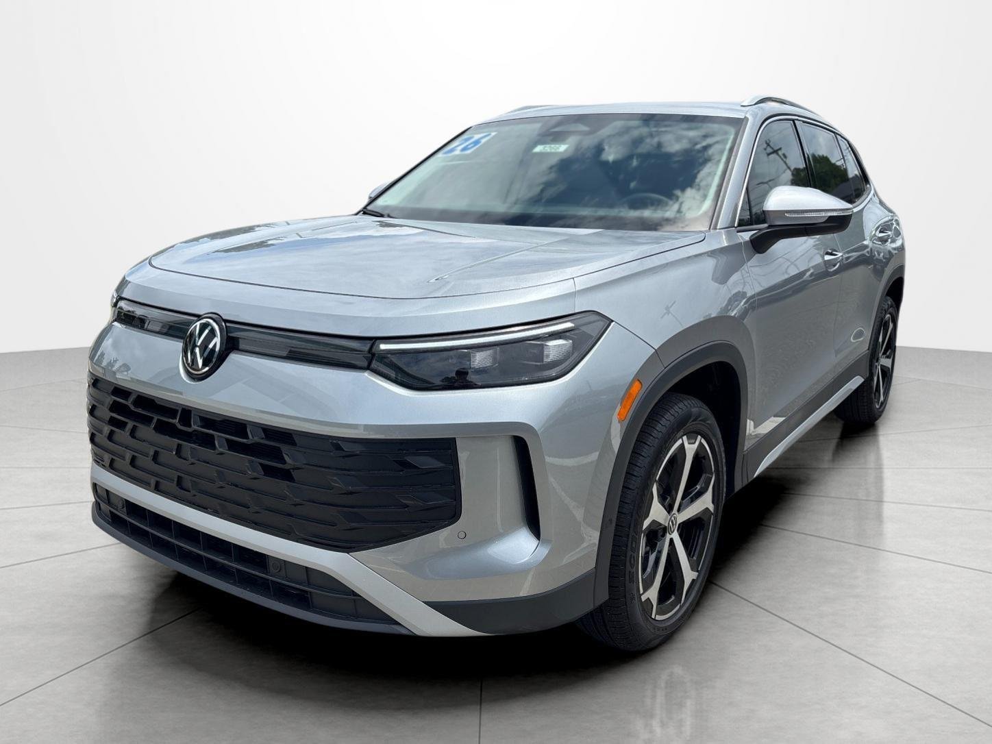 2026 Volkswagen Tiguan 2.0T SE 4Motion's photo