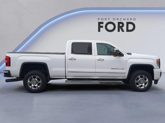 Used 2015 Summit White GMC  image 8