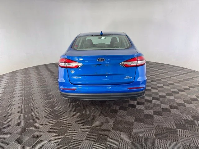 Used 2019 Blue Ford SE image 6