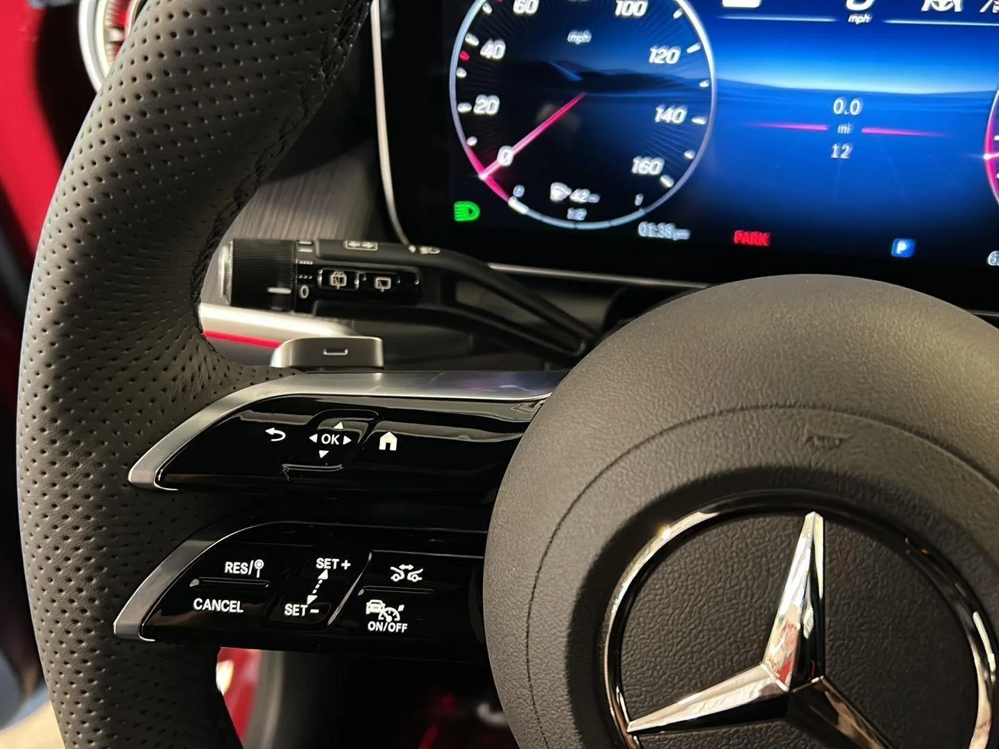New 2026 MANUFAKTUR Patagonia Red Metallic Mercedes-Benz GLC 300 image 18