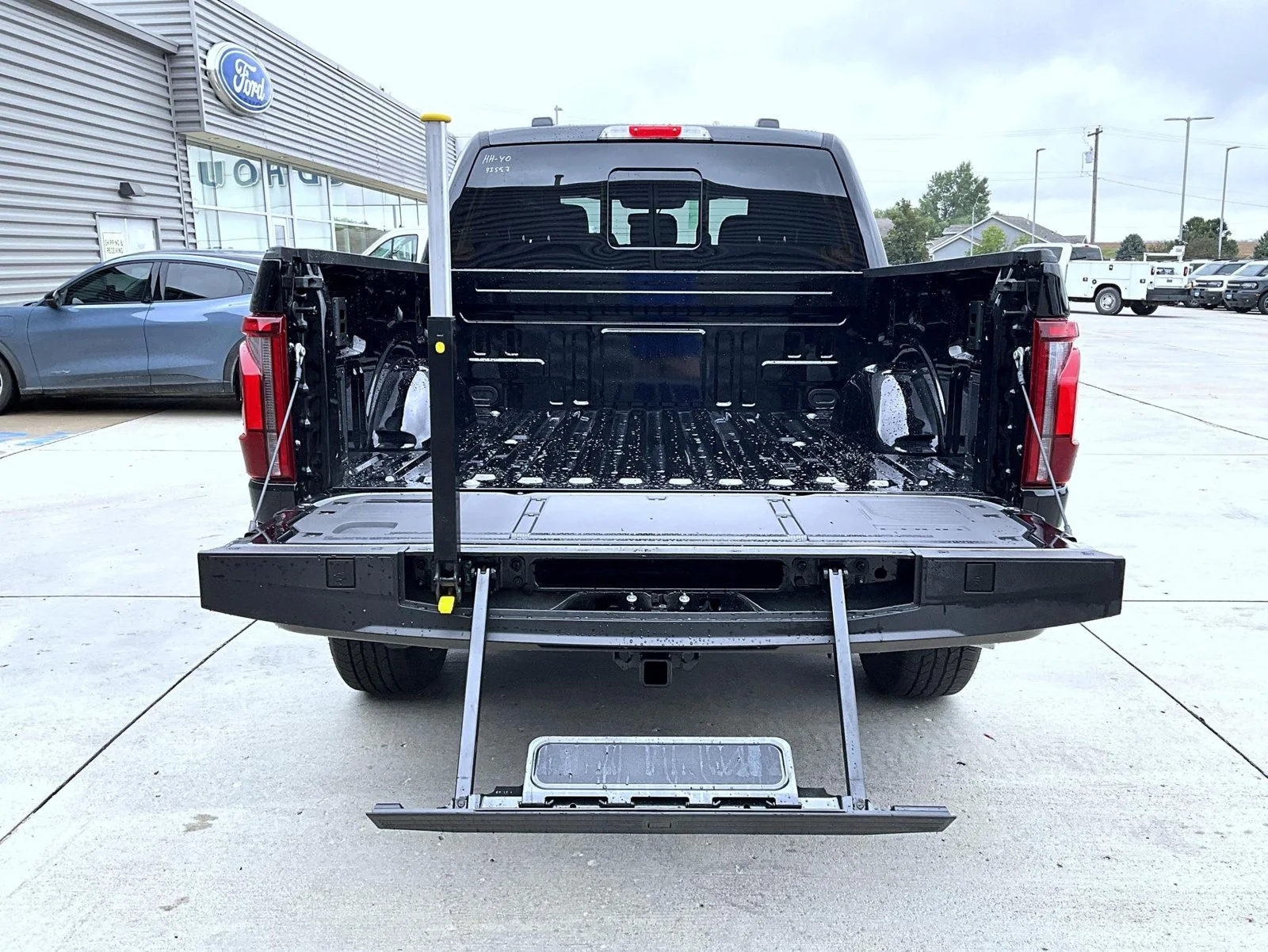 New 2026 Agate Black Metallic Ford King Ranch image 23