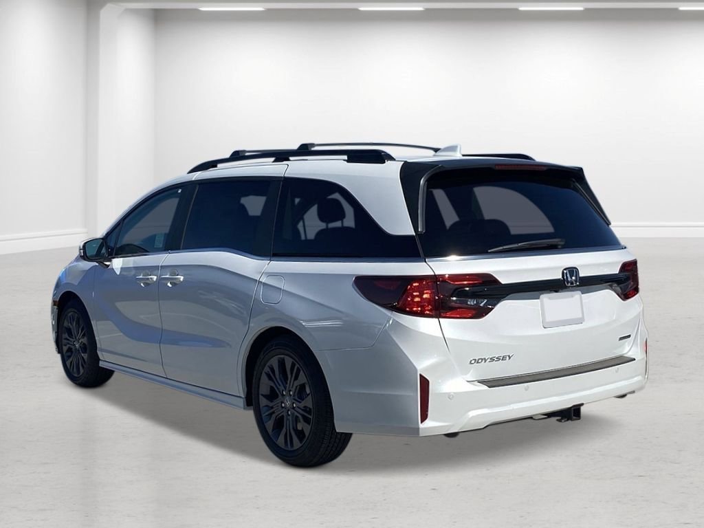 New 2026 Platinum White Pearl Honda Touring image 2