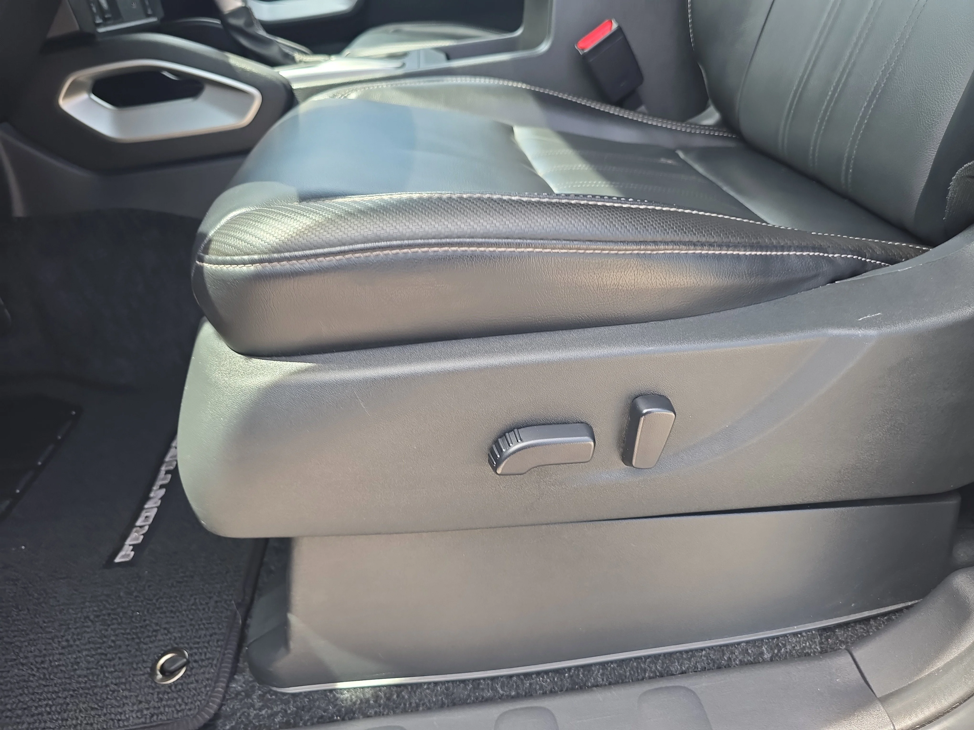 Certified Used 2024 Gun Metallic Nissan SL image 20