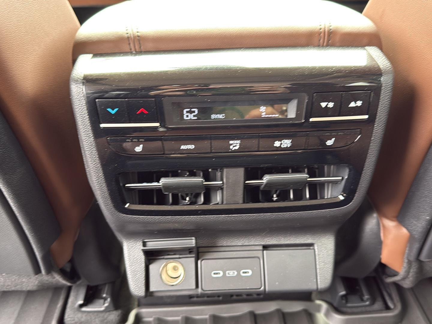 New 2026 Majestic Black Pearl Acura SH-AWD w/Advance image 27