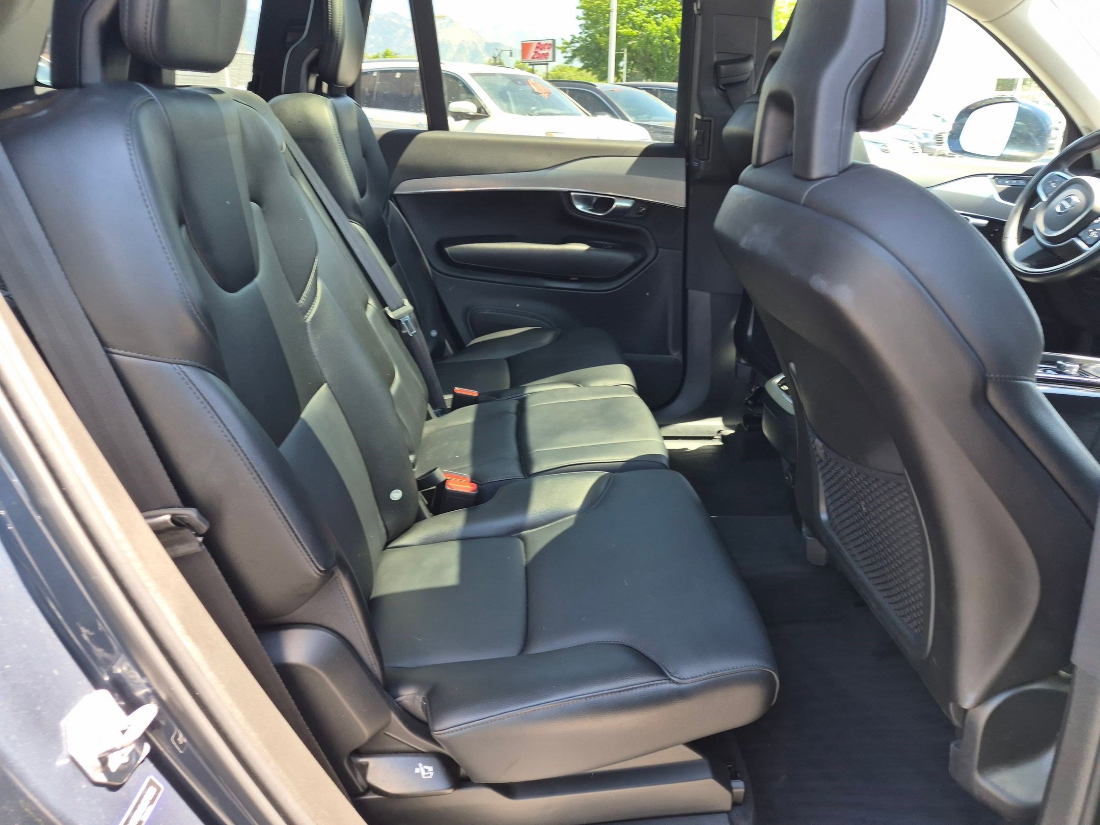 Used 2021 Denim Blue Metallic Volvo Momentum image 30