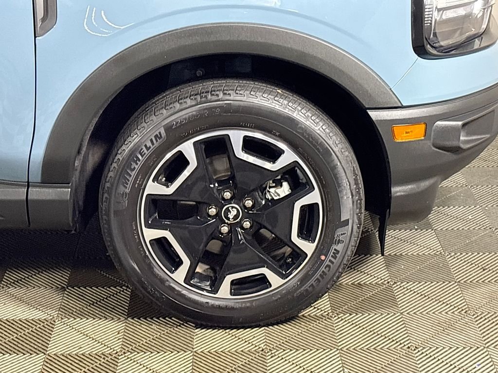 Used 2022 Blue Ford Outer Banks image 23
