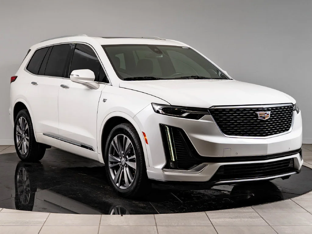 Used 2022 Crystal White Tricoat Cadillac Premium Luxury image 12