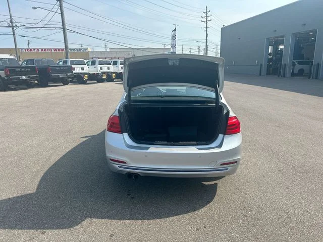 Used 2016 Silver BMW 328i xDrive image 26