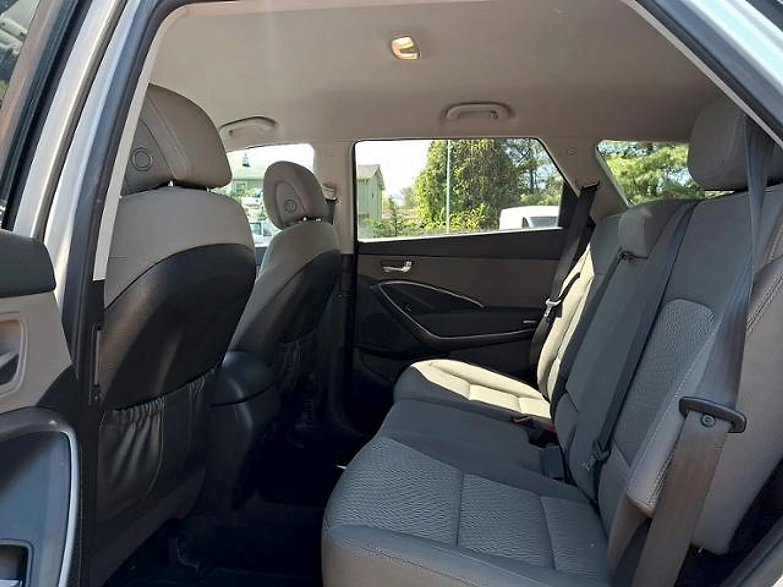 Used 2019 Circuit Silver Hyundai SE image 11