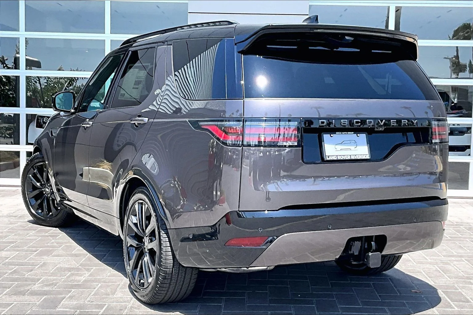 New 2026 Charente Grey Land Rover Dynamic SE image 3