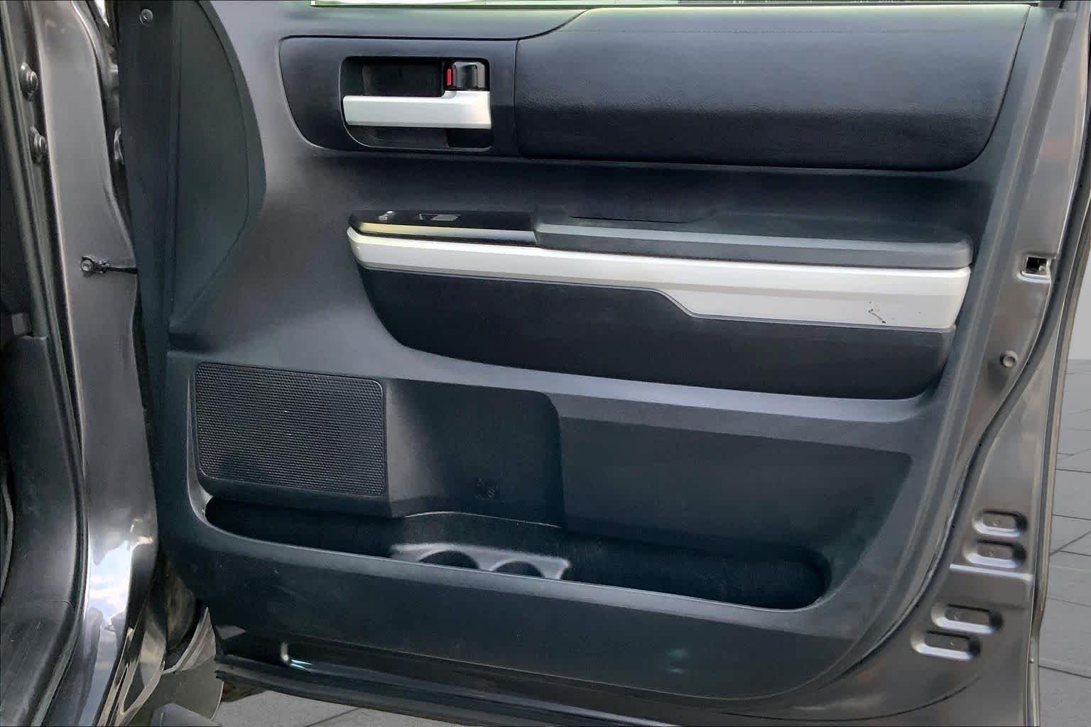 Used 2018 Magnetic Gray Metallic Toyota SR5 image 22