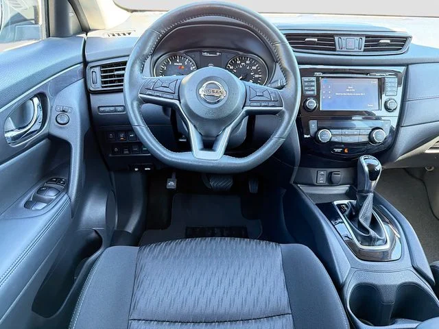 Used 2017 Gray Nissan SV image 22